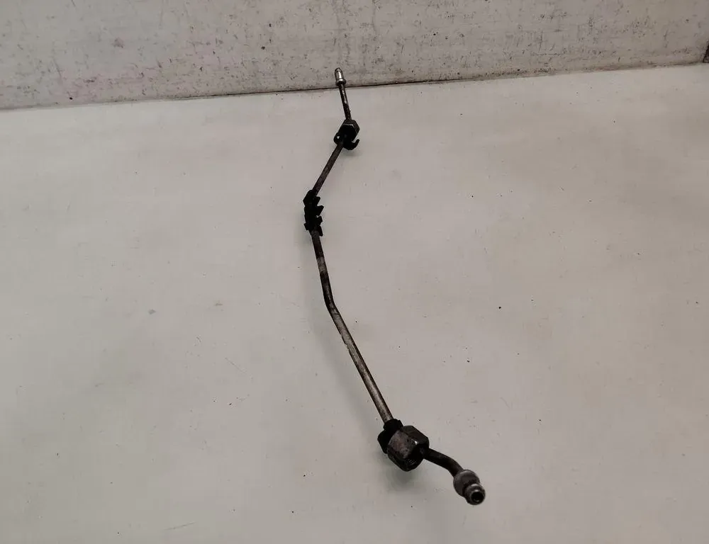 AUDI A8 D3/4E (2002-2010) Rura paliwowa 35090352