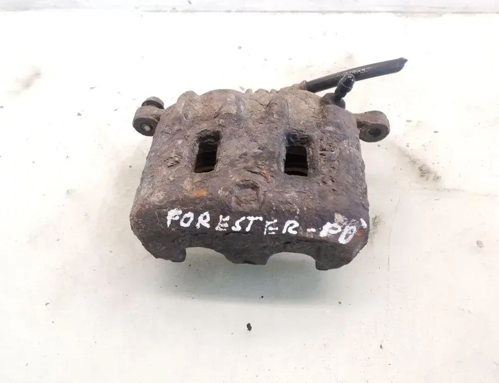 SUBARU Forester SF (1997-2002) Zacisk hamulca przedniego prawego 35076894