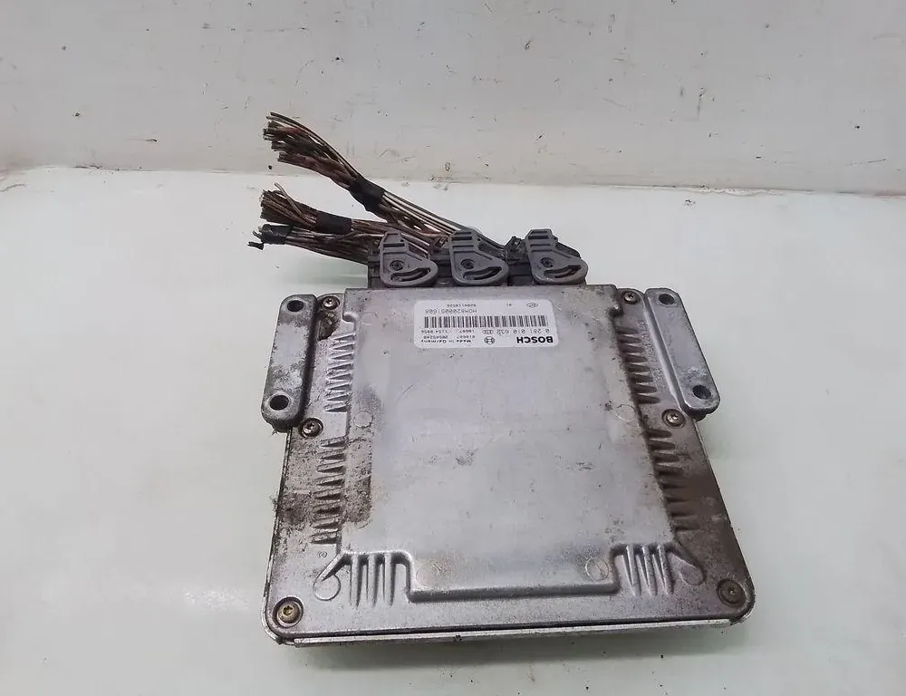 RENAULT Trafic 2 generation (2001-2015) Engine Control Unit ECU 0281010632 35100727
