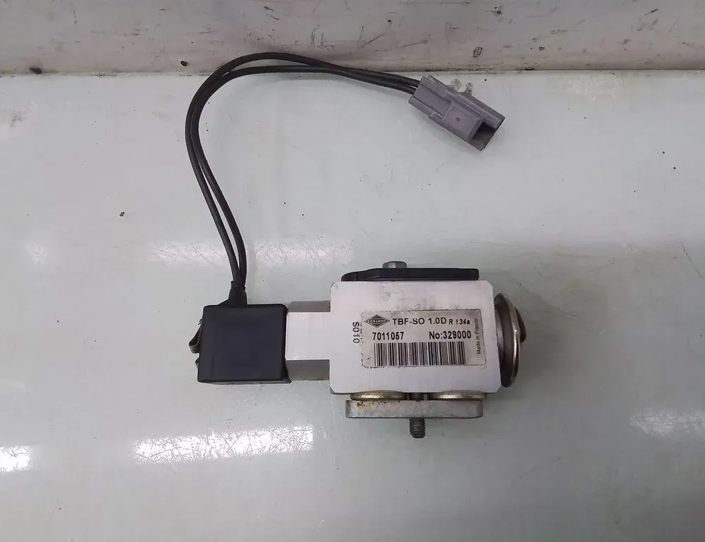 FORD Galaxy 2 generation (2006-2015) Air conditioner expansion valve 7011057 35089982