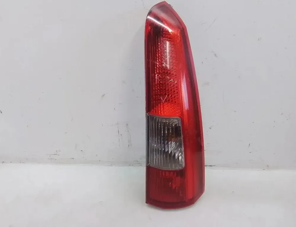 VOLVO V70 2 generation (2000-2008) Rear Right Taillight Lamp 35098301