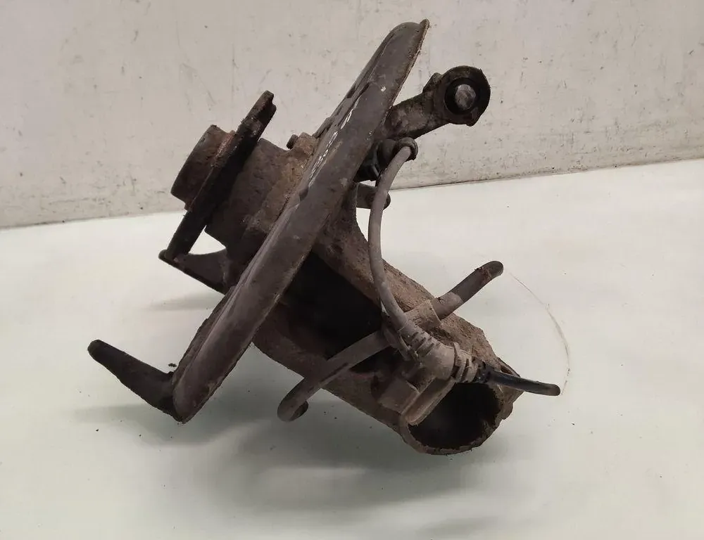 VOLKSWAGEN Golf Plus 1 generation (2004-2009) Piasta przedniego prawego koła 35079345