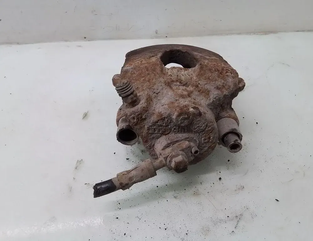 VOLKSWAGEN Beetle 2 generation (1998-2012) Zacisk hamulca przedniego lewego 35090361