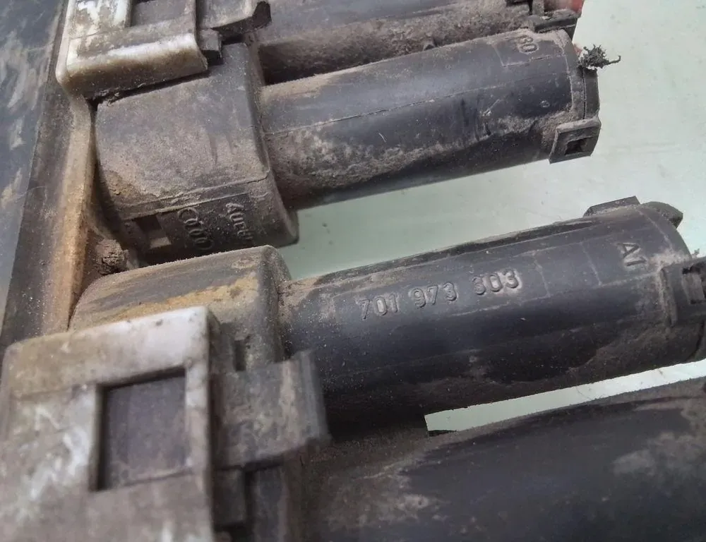 VOLKSWAGEN Sharan 1 generation (1995-2010) Przekaźnik wentylatora płynu chłodzącego 701973303 35093080