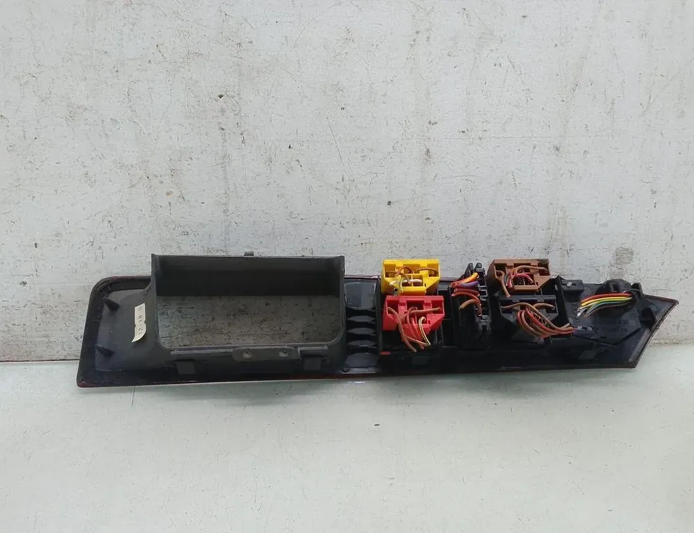 AUDI A8 D2/4D (1994-2002) Przełącznik sterowania szybą tylnych prawych drzwi 4D1959521 35099255