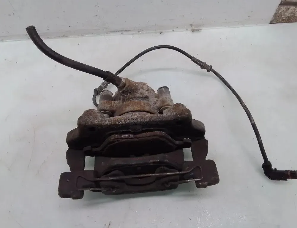 MERCEDES-BENZ E-Class W210/S210 (1995-2002) Zacisk hamulca przedniego lewego 35098207