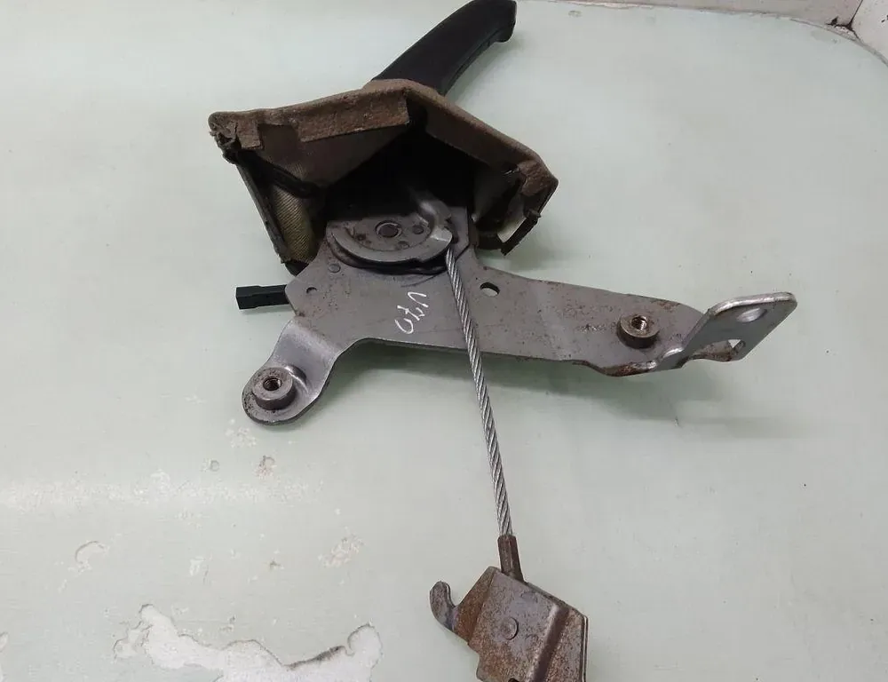 VOLVO V70 2 generation (2000-2008) Parking brake mechanism 35099393