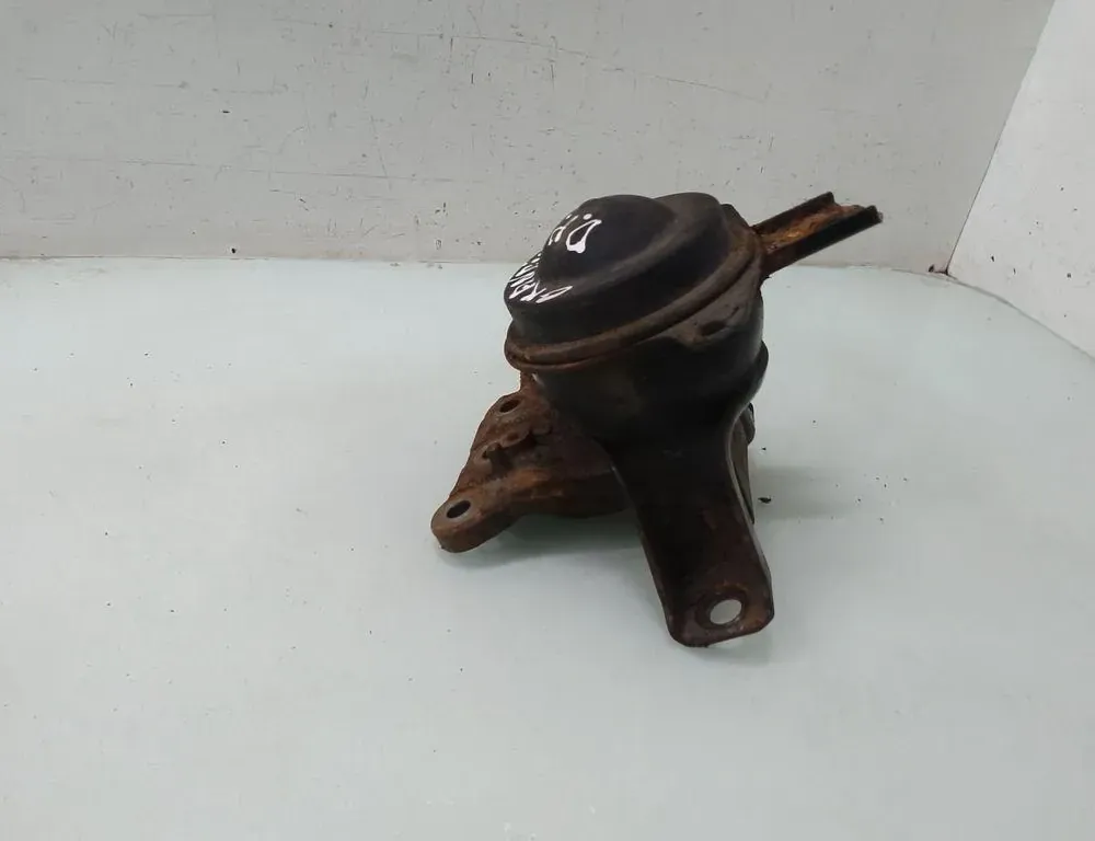 MITSUBISHI Grandis 1 generation (2003-2011) Front engine mount 06105 35099026