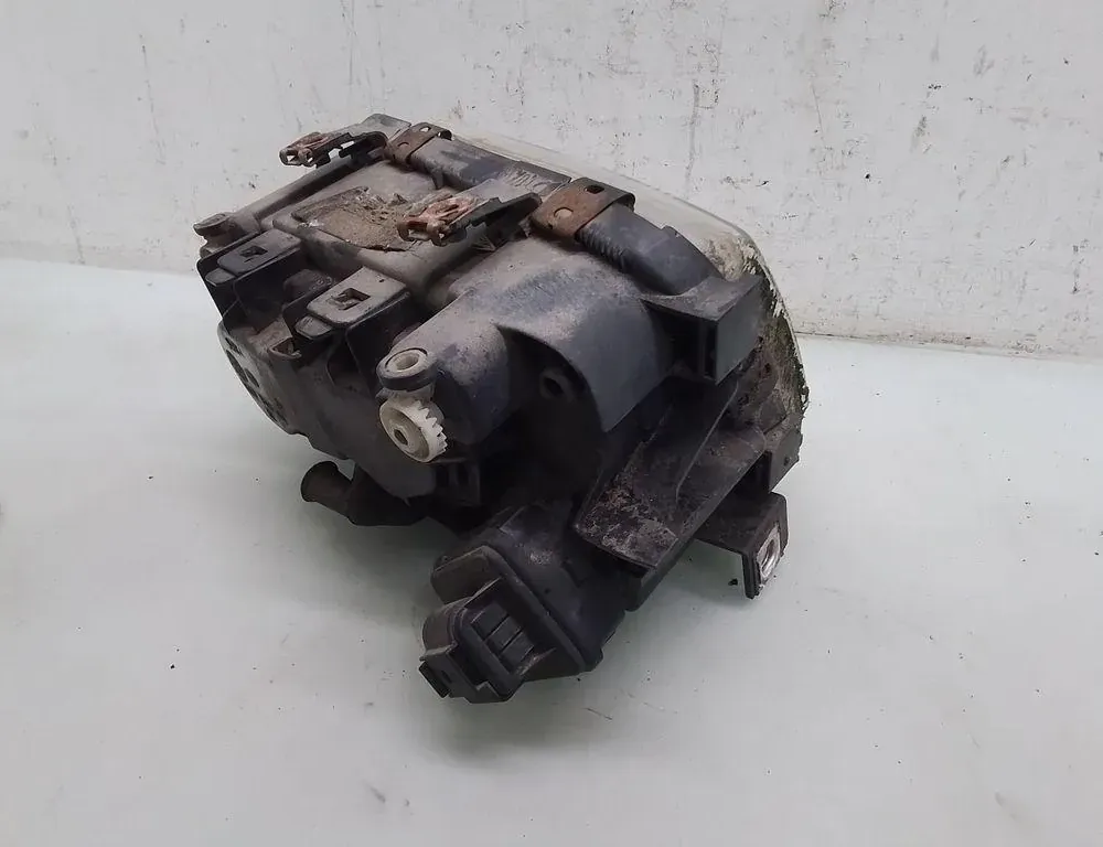 AUDI A3 8L (1996-2003) Front Right Headlight 35090541