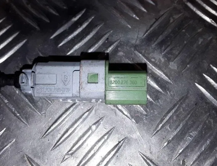 RENAULT Laguna 2 generation (2001-2007) Clutch pedal sensor 8200276360 25455178