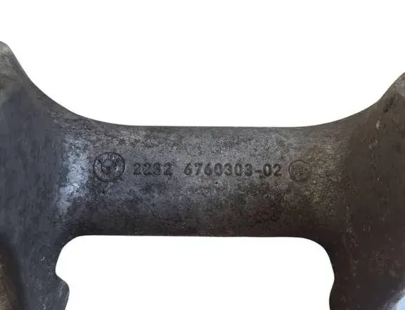 BMW 1 Series E81/E82/E87/E88 (2004-2013) Gearbox Mount Bracket 676030302 35103937