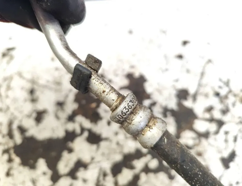 VOLVO V70 2 generation (2000-2008) Power Steering Hose Pipe 30636302 34649529