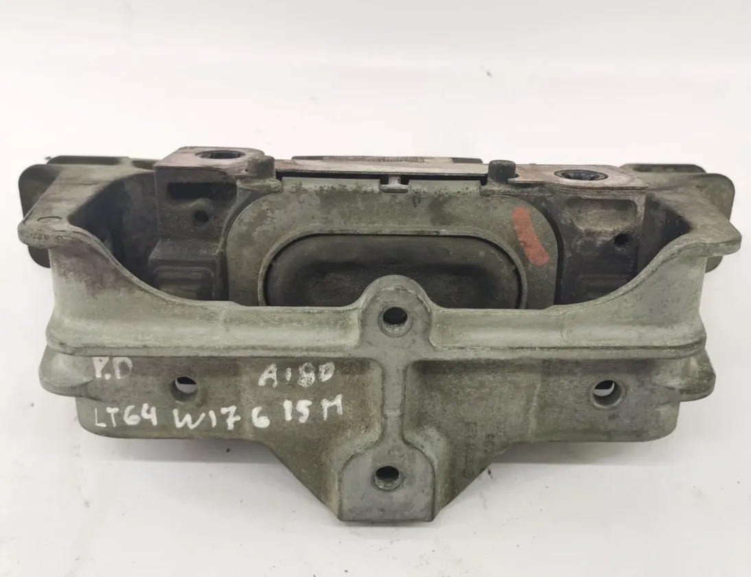 MERCEDES-BENZ A-Class W176 (2012-2018) Right Side Engine Mount A2462402517 20319790