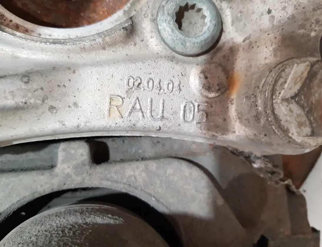 VOLKSWAGEN Passat B6 (2005-2010) Piasta przedniego prawego koła 3C0407258 30660173