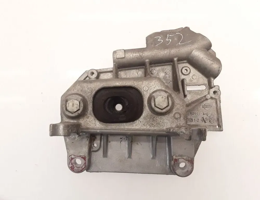 RENAULT Clio 3 generation (2005-2012) Engine Bracket Right Side 11254AX600 12081394