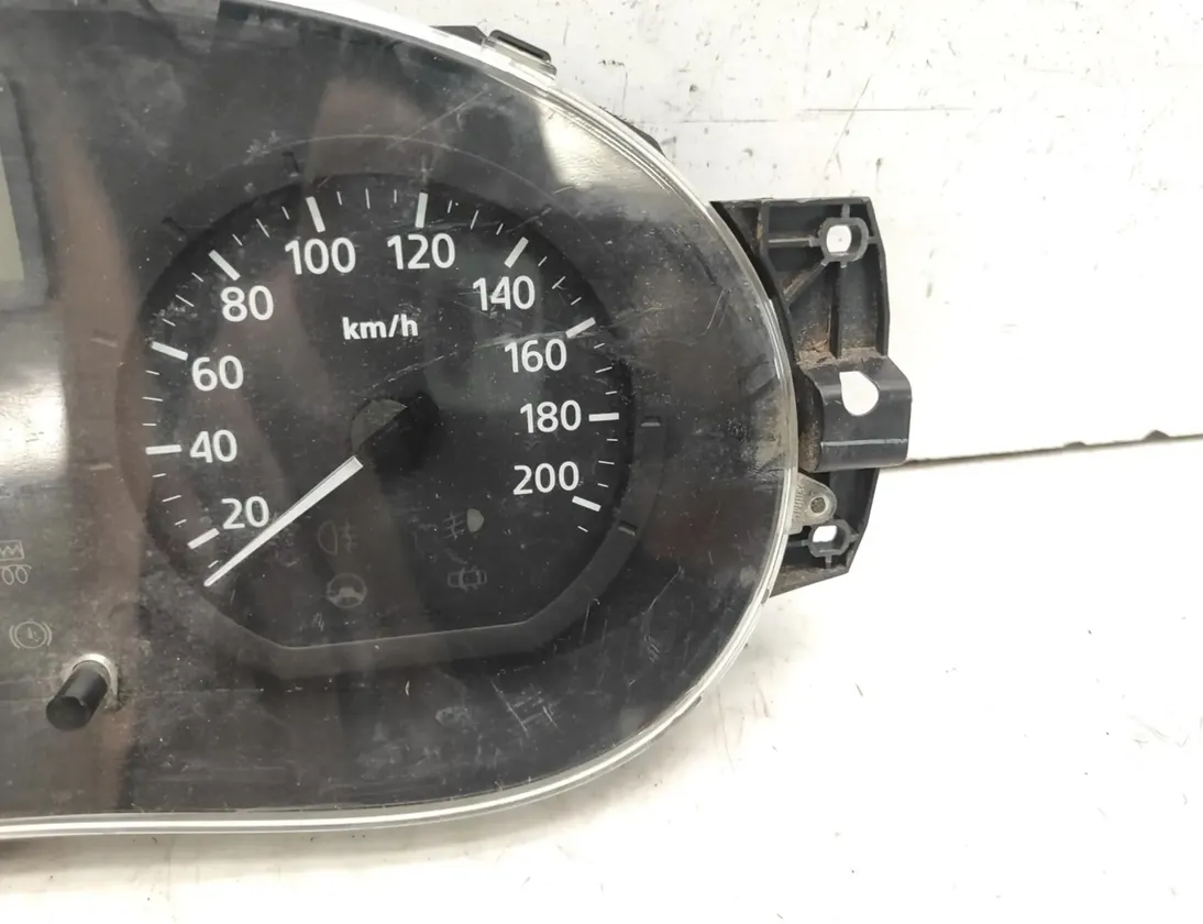 DACIA Logan 1 generation (2004-2012) Prędkościomierz P8200377202 30182189