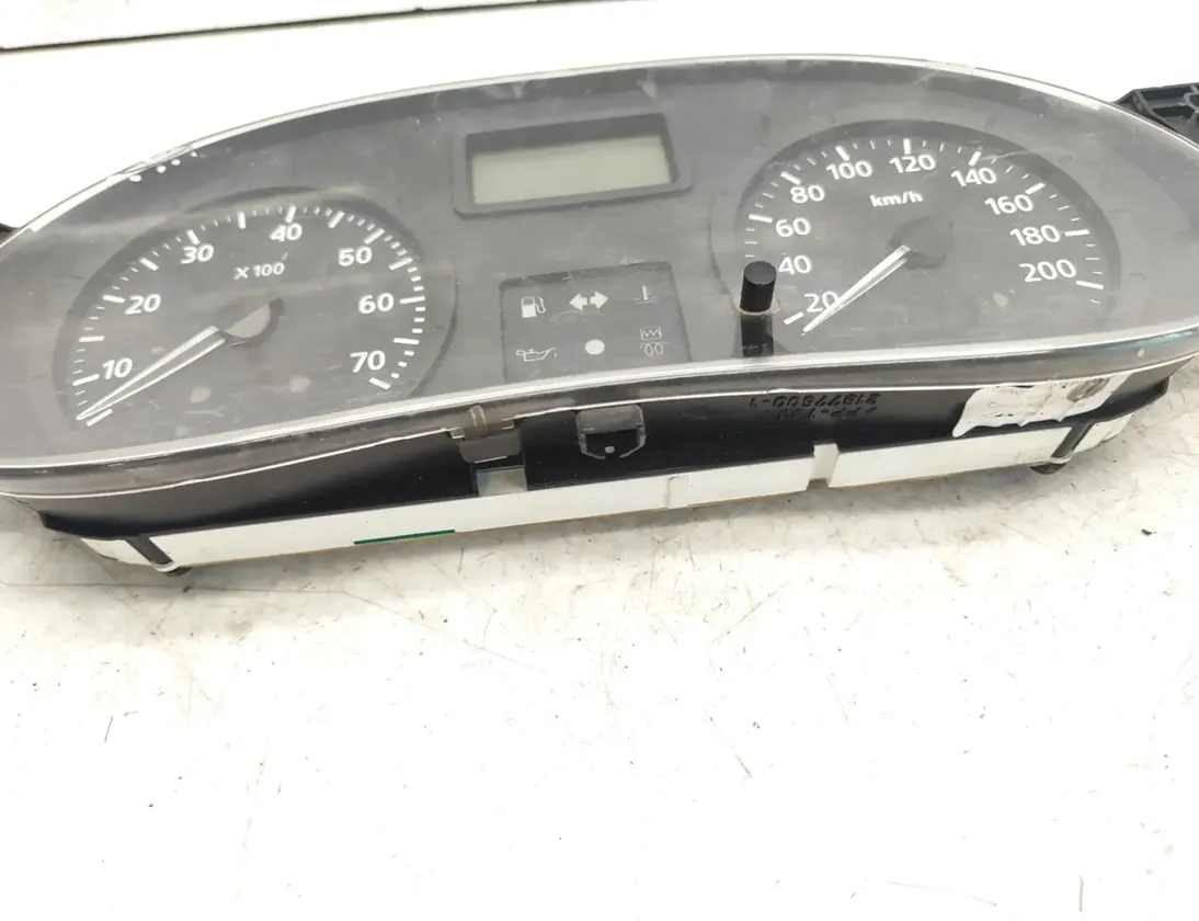 DACIA Logan 1 generation (2004-2012) Prędkościomierz P8200377202 30182189