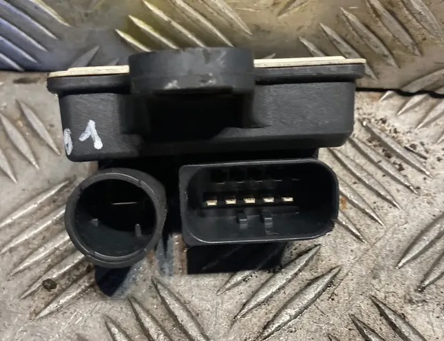 MERCEDES-BENZ C-Class W204/S204/C204 (2004-2015) Świece żarowe 6519000900,A6519000900 35053231