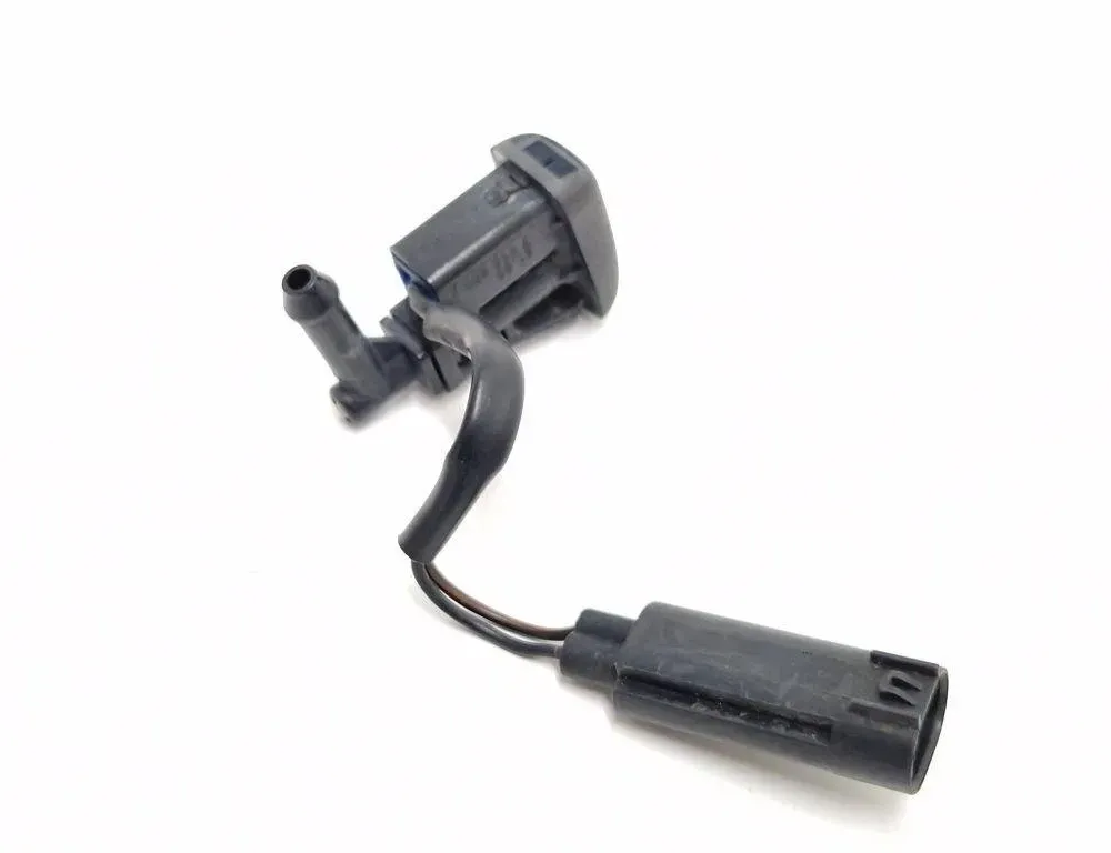 BMW 1 Series E81/E82/E87/E88 (2004-2013) Dysza do szyby przedniej 7110851,03708 30558398