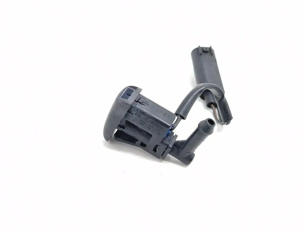 BMW 1 Series E81/E82/E87/E88 (2004-2013) Dysza do szyby przedniej 7110851,03708 30558398