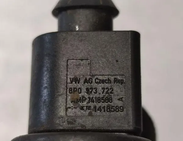 AUDI A1 8X (2010-2020) Dysza do szyby przedniej 8P0973722 30648712