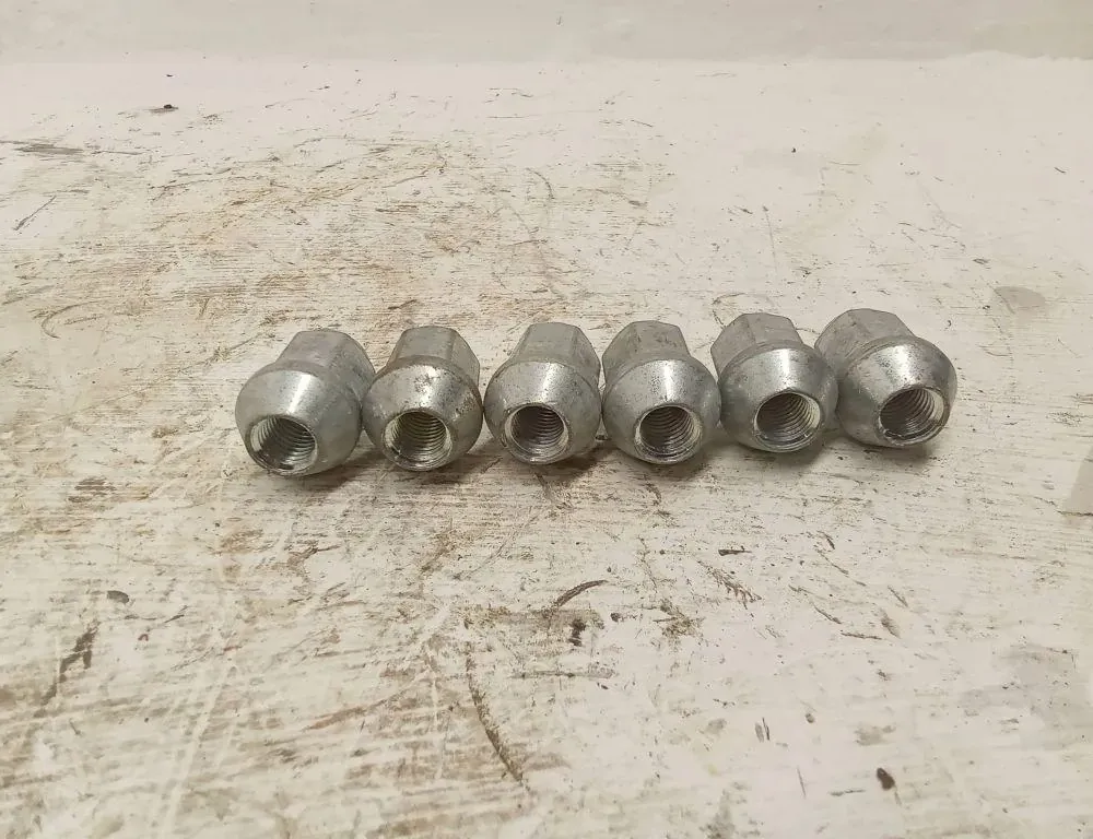 TOYOTA Hilux 7 generation (2005-2015) Śruby 35040838