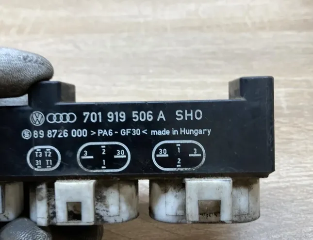VOLKSWAGEN Sharan 1 generation (1995-2010) Przekaźnik wentylatora płynu chłodzącego 701919506A,898726000 34283024