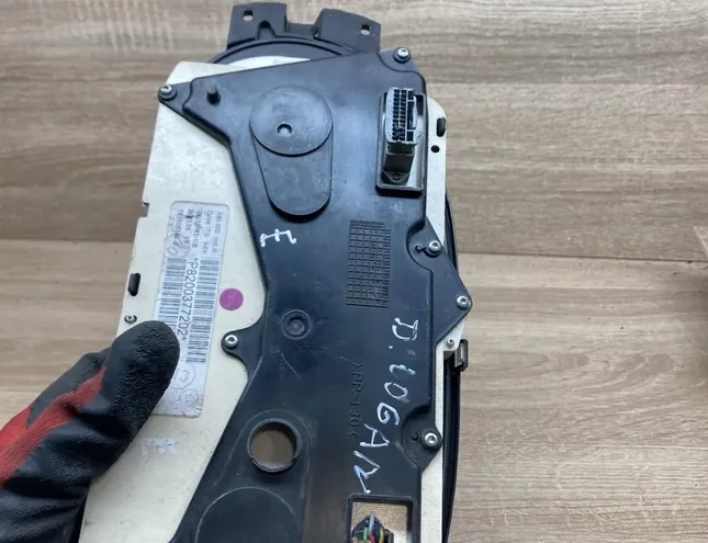 DACIA Logan 1 generation (2004-2012) Speedometer 8200377202 34282004