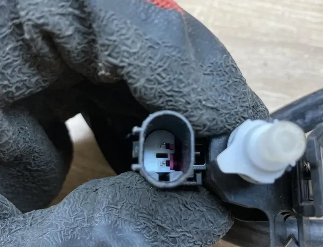 BMW 7 Series E23 (1977-1987) Dysza do szyby przedniej 7357373,189391 34424292