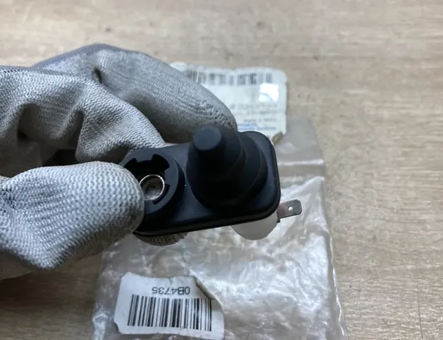 OPEL Astra G (1998-2009) Car door open / close sensor 9212723,4706376 34436016