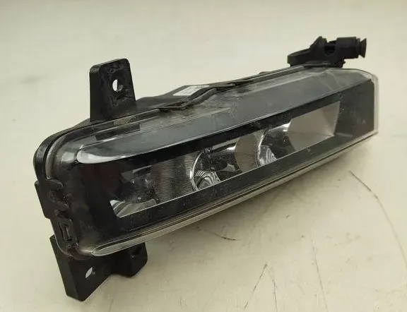 BMW X7 G07 (2018-2024) Front Right Fog Light 7471081 35048048