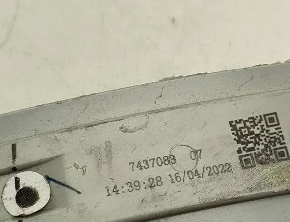 BMW X7 G07 (2018-2024)  Front reflector 7437083 35048584