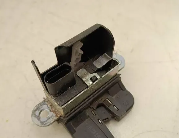 VOLKSWAGEN Golf 6 generation (2008-2015) Tailgate Boot Lock 5k0827505a 35051365