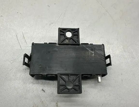 MERCEDES-BENZ E-Class W213/S213/C238/A238 (2016-2024) Bootlid Antenna Amplifier A2389055000 35051164