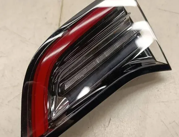 TESLA Model Y 1 generation (2020-2024) Right Side Tailgate Taillight 150208900B 35051459