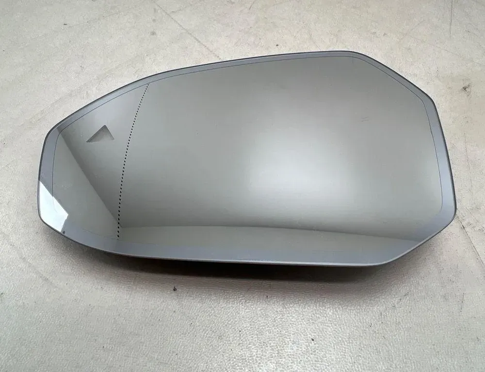 BMW 7 Series G70 (2022-2024) Szkło lusterka przednich lewych drzwi 6005327 35051364