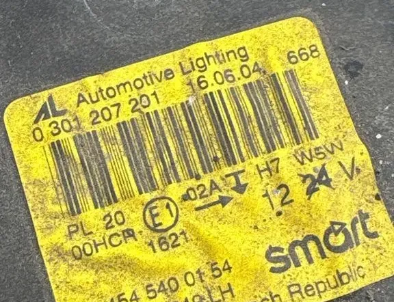 SMART Forfour 2 generation (2015-2023) Przedni prawy reflektor A4545400154 35051025