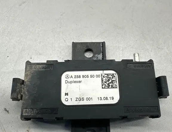 MERCEDES-BENZ E-Class W213/S213/C238/A238 (2016-2024) Bootlid Antenna Amplifier A2389055000 35051164