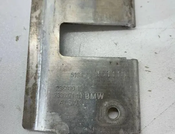 BMW i8 I12 (2013-2017) Front Right Bonnet Hinge 7336271 35048444