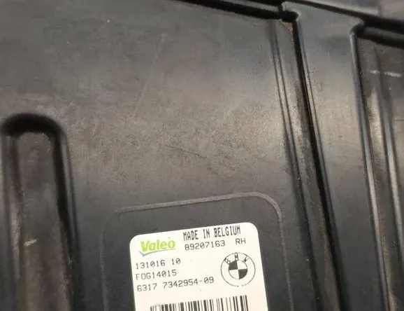 BMW 7 Series G11/G12 (2015-2023) Dodatkowe światło przednie, prawe 89207163 35049630