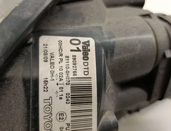 TOYOTA Aygo 2 generation (2014-2024) Front Right Headlight 811100H070 35048702