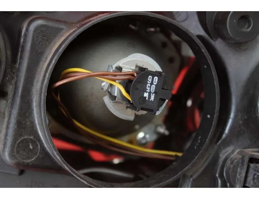 SAAB 9-3 2 generation (2002-2014) Front Right Headlight 155820 27687266