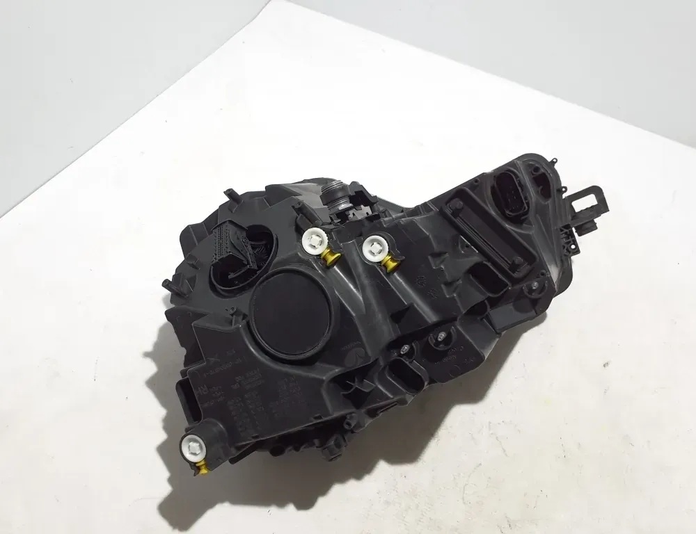 SKODA Karoq 1 generation (2017-2024) Front Right Headlight 57B941016D 34840264