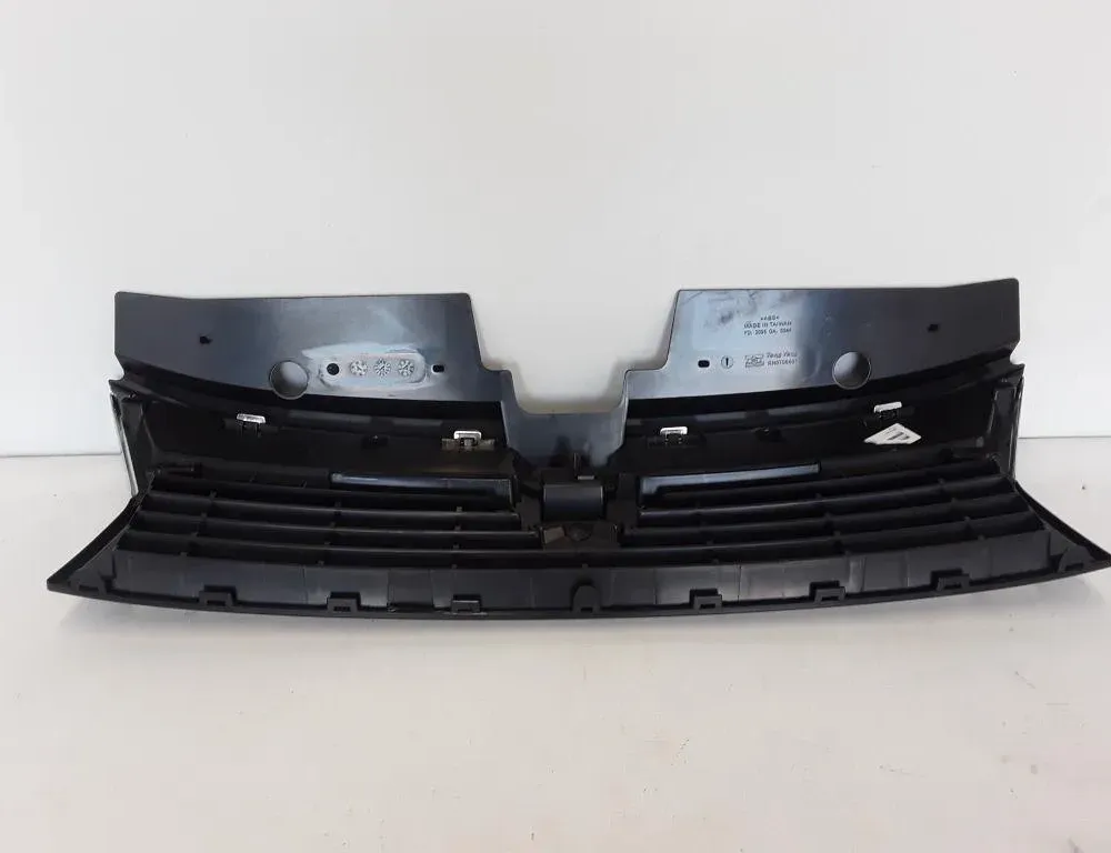 DACIA Duster 1 generation (2010-2017) Przedni górny grill 623103971R 22376559