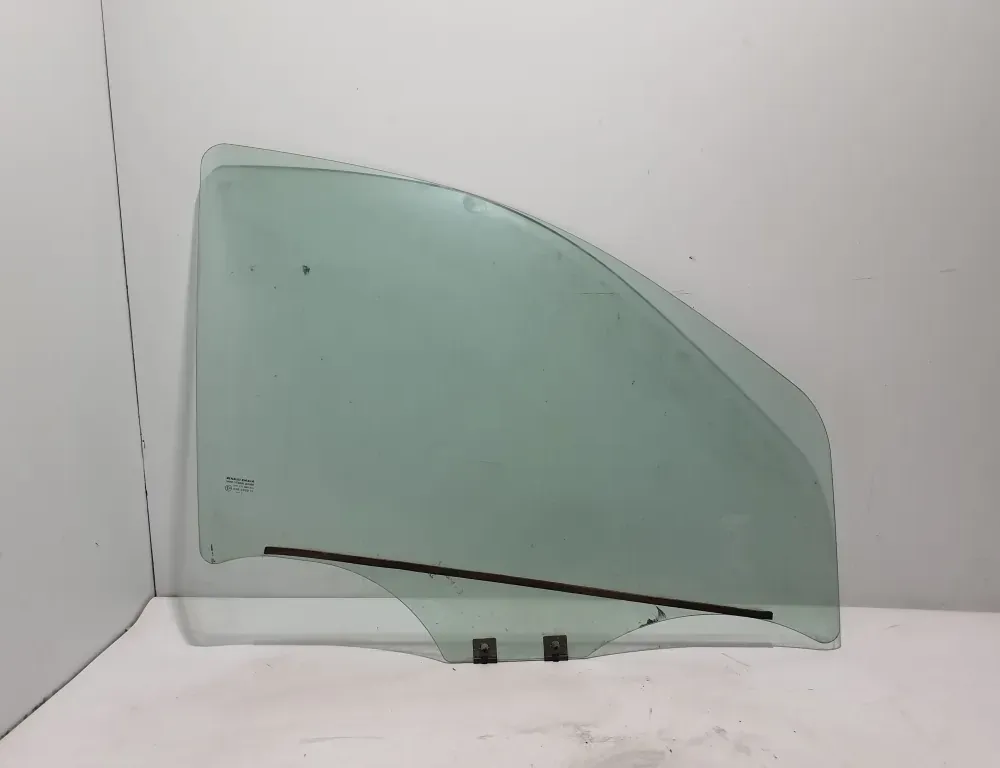 RENAULT Express Szyba przednich prawych drzwi 803125632R 34481039