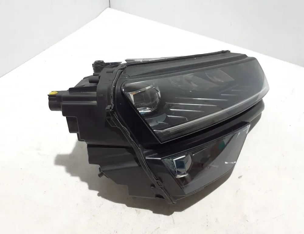 SKODA Karoq 1 generation (2017-2024) Front Right Headlight 57B941016D 34840264