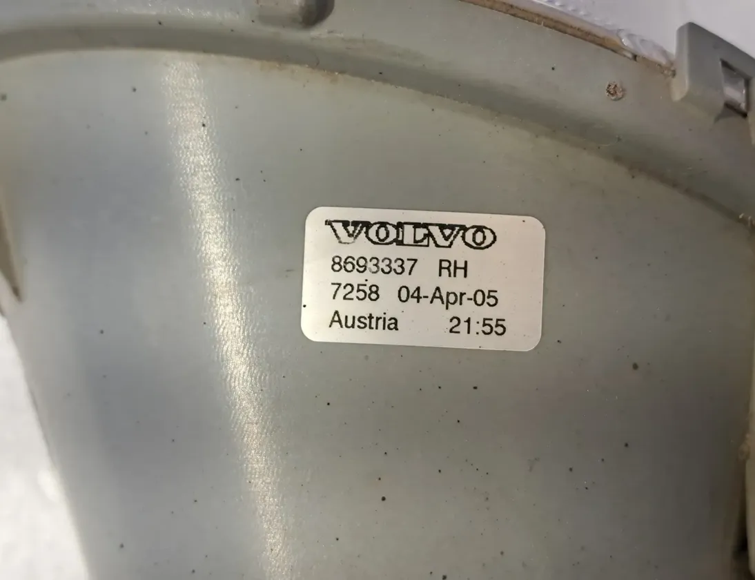 VOLVO S60 1 generation (2000-2009) Przednie prawe światło przeciwmgielne 8693337 35105425