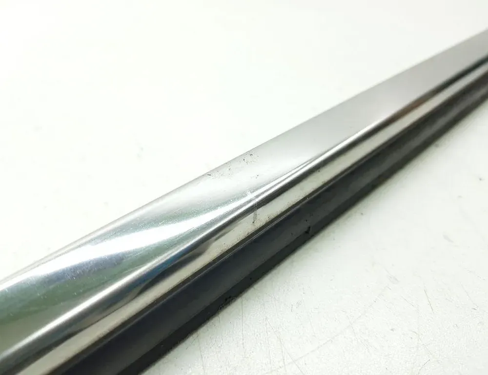 CHRYSLER Voyager 4 generation (2001-2007) Front Right Door Window Molding 35110125