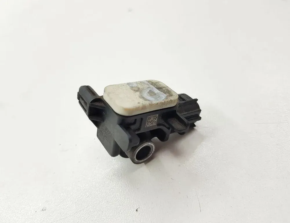 MITSUBISHI Outlander 3 generation (2012-2023) Front Right Impact Sensor 8651A165 35103692