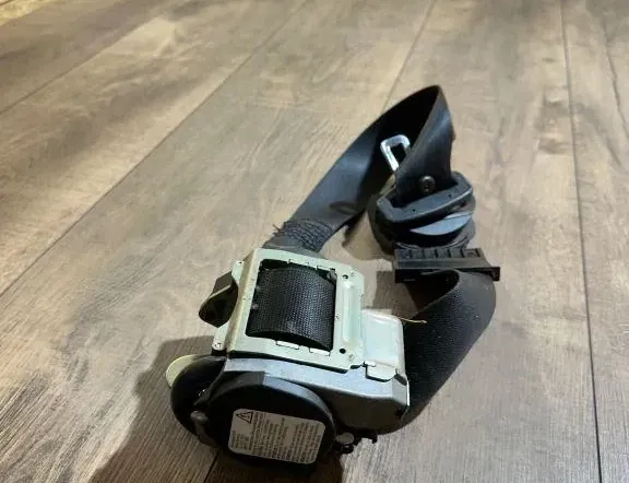 MERCEDES-BENZ CLS-Class C219 (2004-2010) Front Left Seatbelt 200206,1541,605369200,008R000 34568202